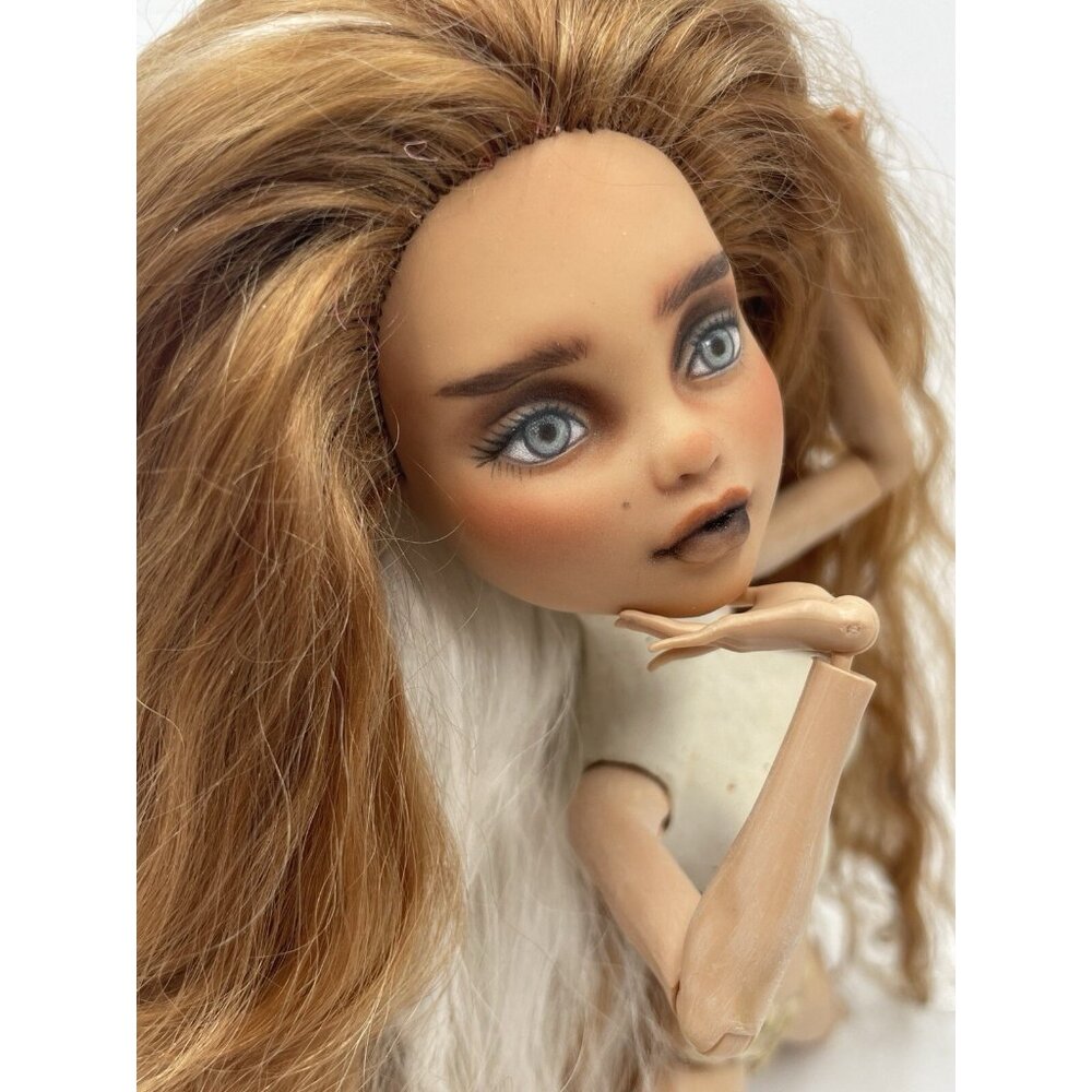 Custom Monster High Doll OOAK HYBRID with Ever After High Body By Liskaooak - Picture 3 of 9